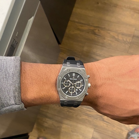 Audemars Piguet Silver and Black Chronograph Watch 1:1 AP - Picture 7 of 7